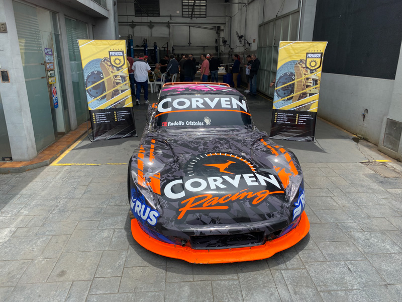 Frenosol invitó a sus clientes a sentirse pilotos por un día en el Corven Experience