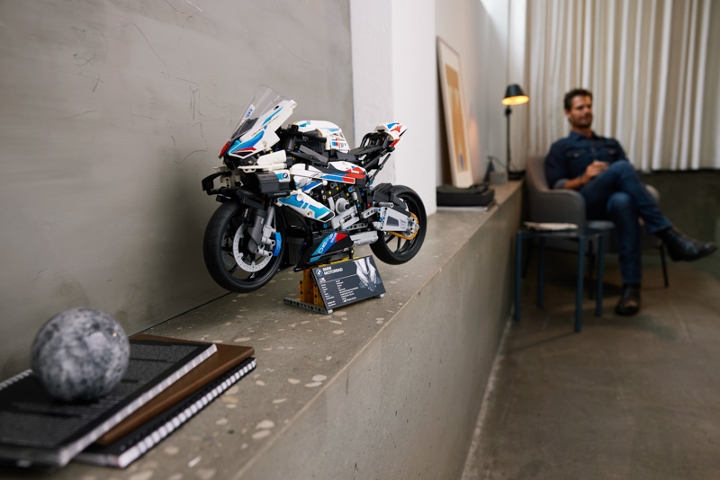 BMW Motorrad presenta la LEGO Technic BMW M 1000 RR