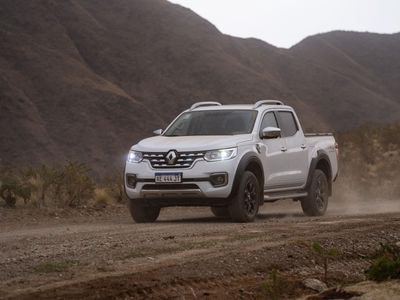 La Renault Alaskan Outsider