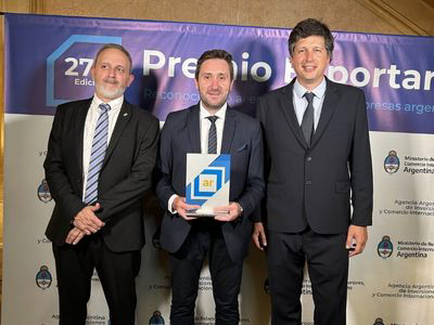 Juntas Illinois distinguida con el premio Exportar 2022