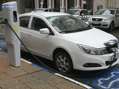 Uruguay: Nuevas reglas para importar eléctricos