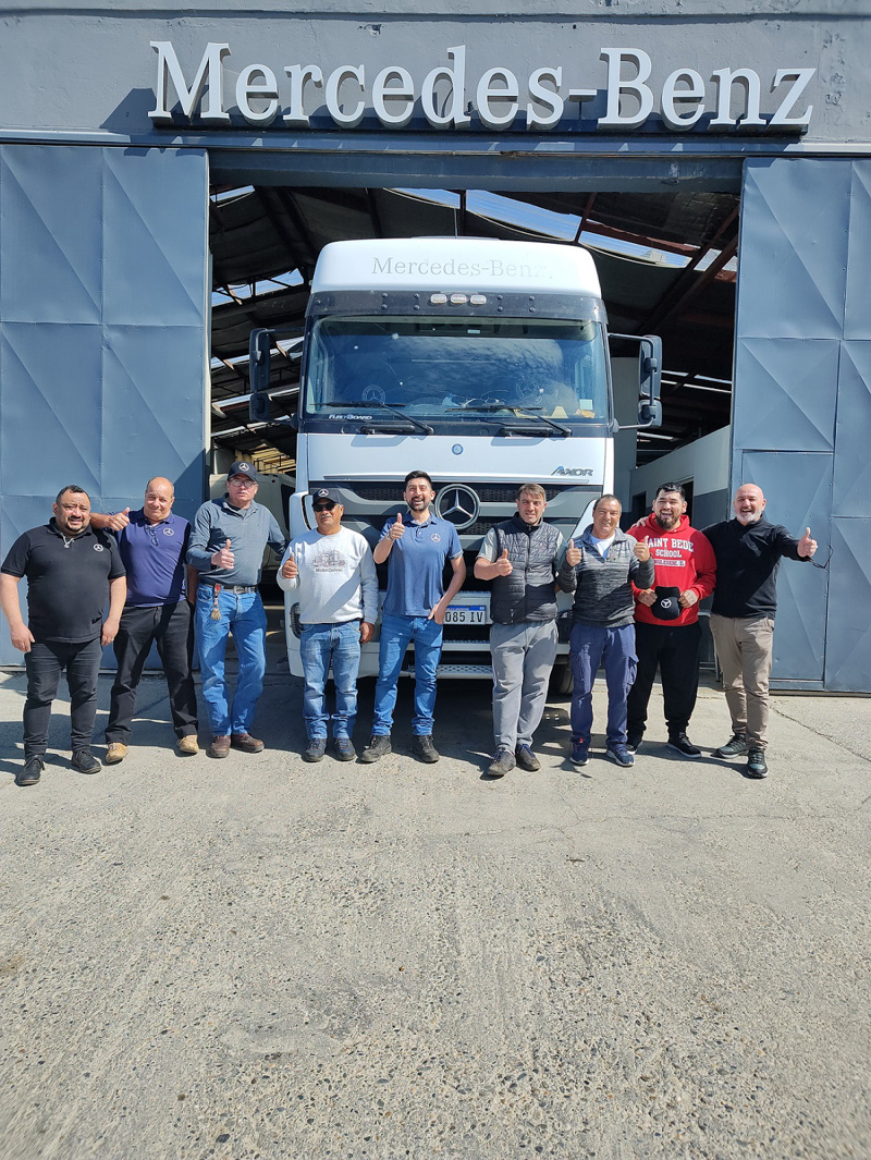 Mercedes-Benz capacitó a conductores profesionales