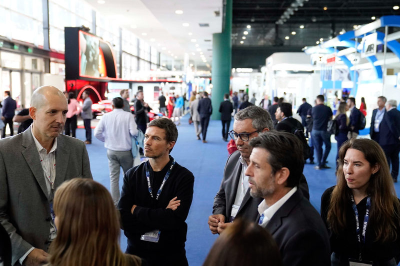 Reunión de la Industria automotriz y autopartista