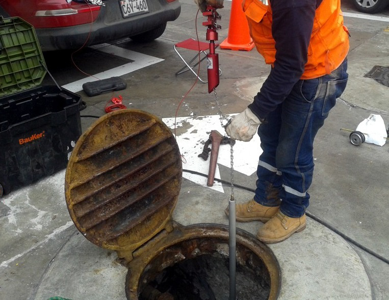 Pruebas de hermeticidad y la limpieza de tanques