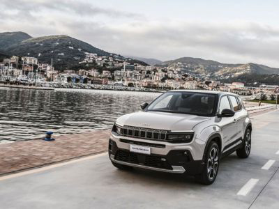 El jeep Avenger alcanza los 100 mil pedidos