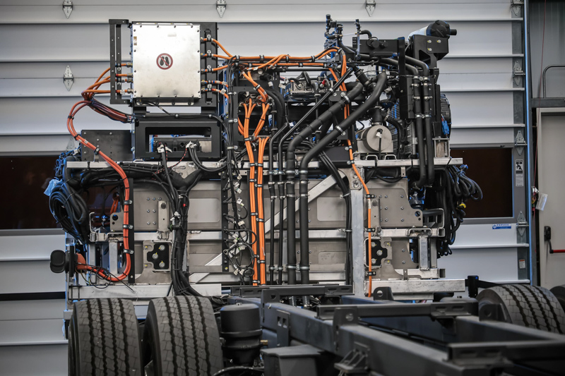 Mercedes-Benz: Presentación de Chasis EO500U