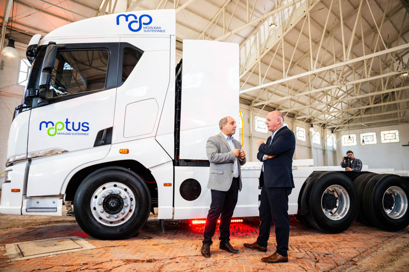 BYD presenta camión tractor 100% eléctrico Q3MA