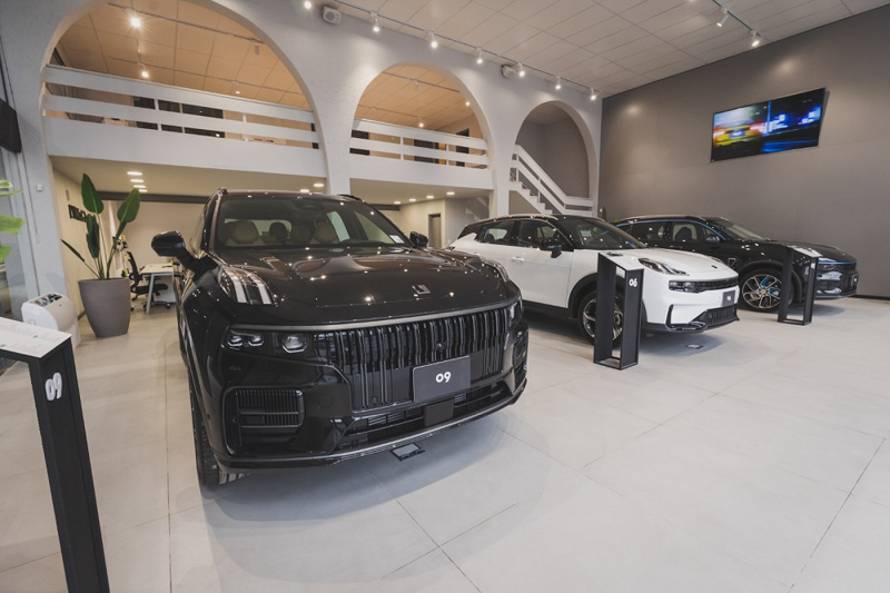 Lynk & Co debuta con modelos Premium y éxito en el TCR