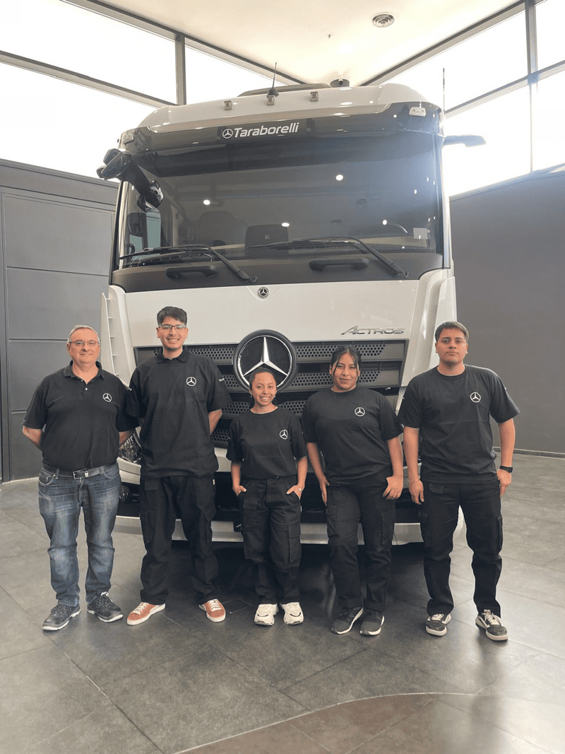 Mercedes-Benz impulsa talento joven con becas TruckCionar