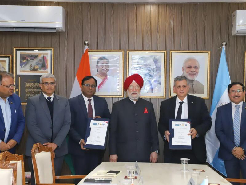 YPF firma acuerdo para exportar GNL a la India