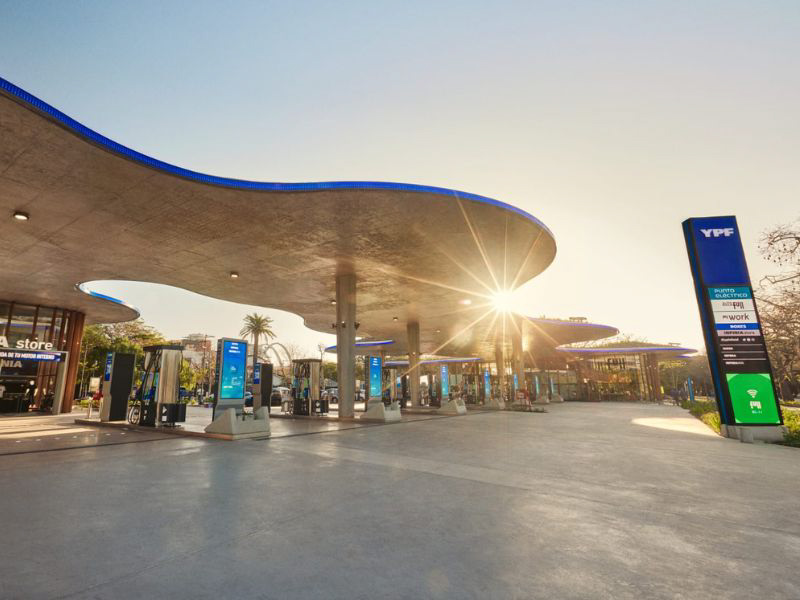 Estaciones de servicio podrán mostrar precios en dólares