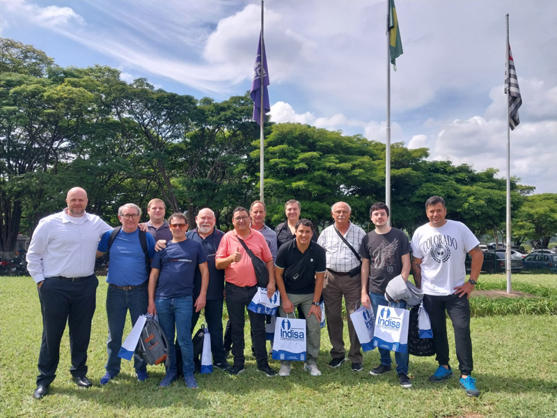 Representantes de la CRAM Bahía Blanca en Automec