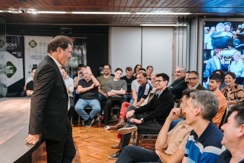 FECAC analizó escenarios para la economía de 2025