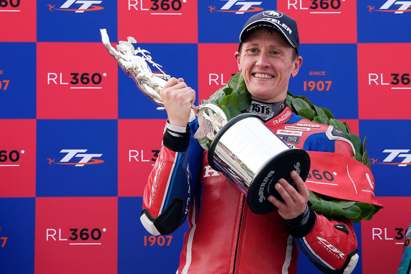 Metzeler cerró un gran TT Isla de Man 2025