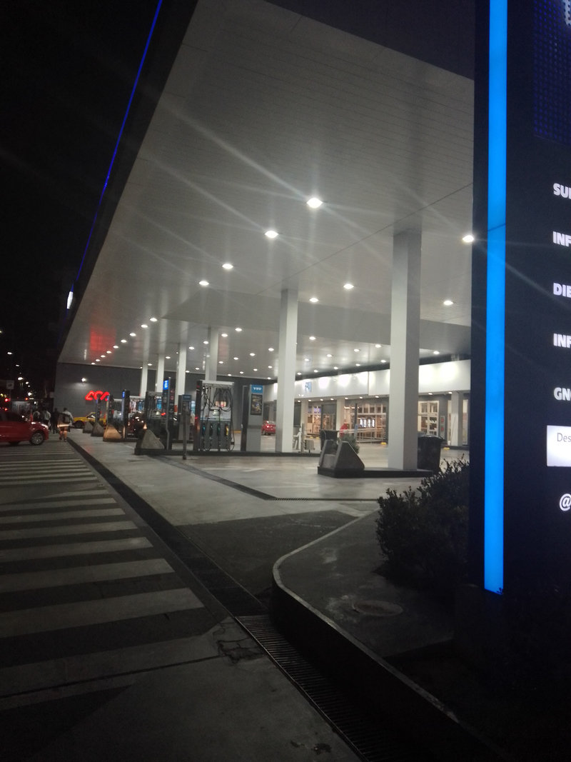 YPF prueba precios variables según la hora