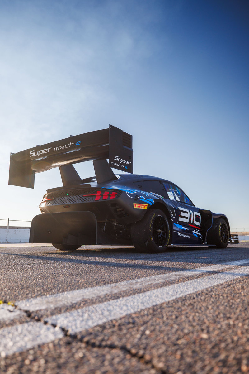 Ford gana en Pikes Peak con el Super Mustang Mach-E