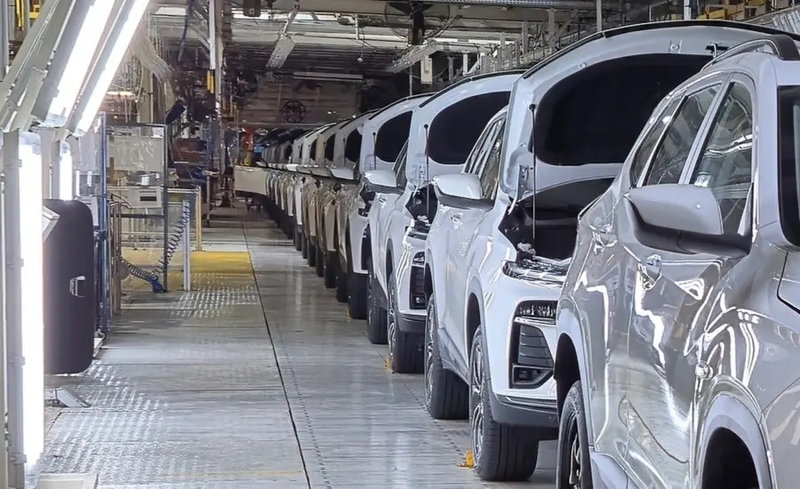 Chevrolet Tracker ya se produce en planta de Alvear