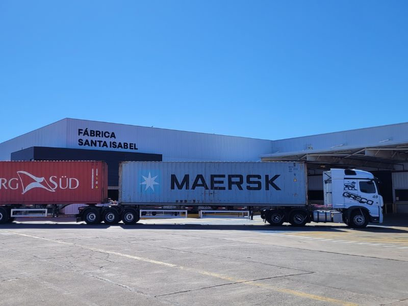 Renault Argentina realizó primer traslado en bitren