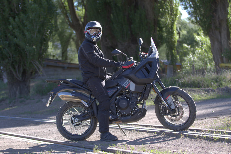 Zanella amplía line up con scooters y motos nuevas