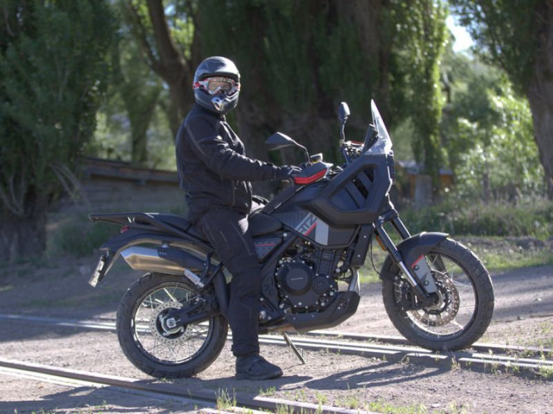 Zanella amplía line up con scooters y motos nuevas