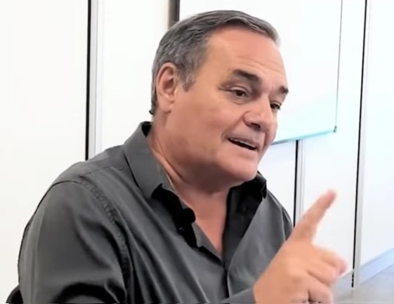 Cuarenta y tres años de trabajo, confianza y compromiso