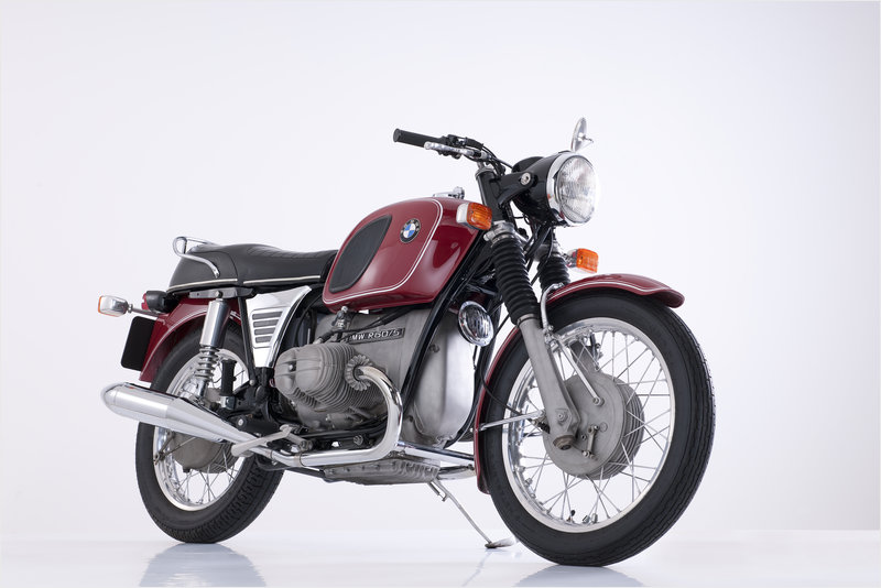 Elspeth Beard dio la vuelta al mundo en moto BMW