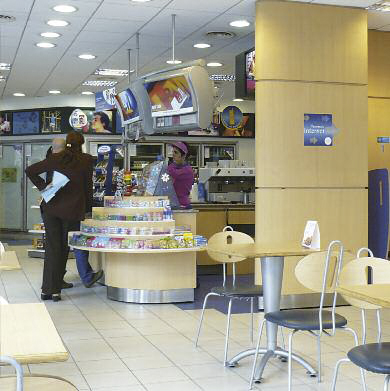 tap-165-el-minimercado-de-la-estacion-de-servicio-01