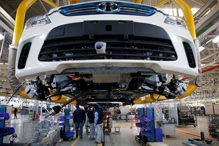 2018-08-31-mexico-superavit-de-autos-3-03