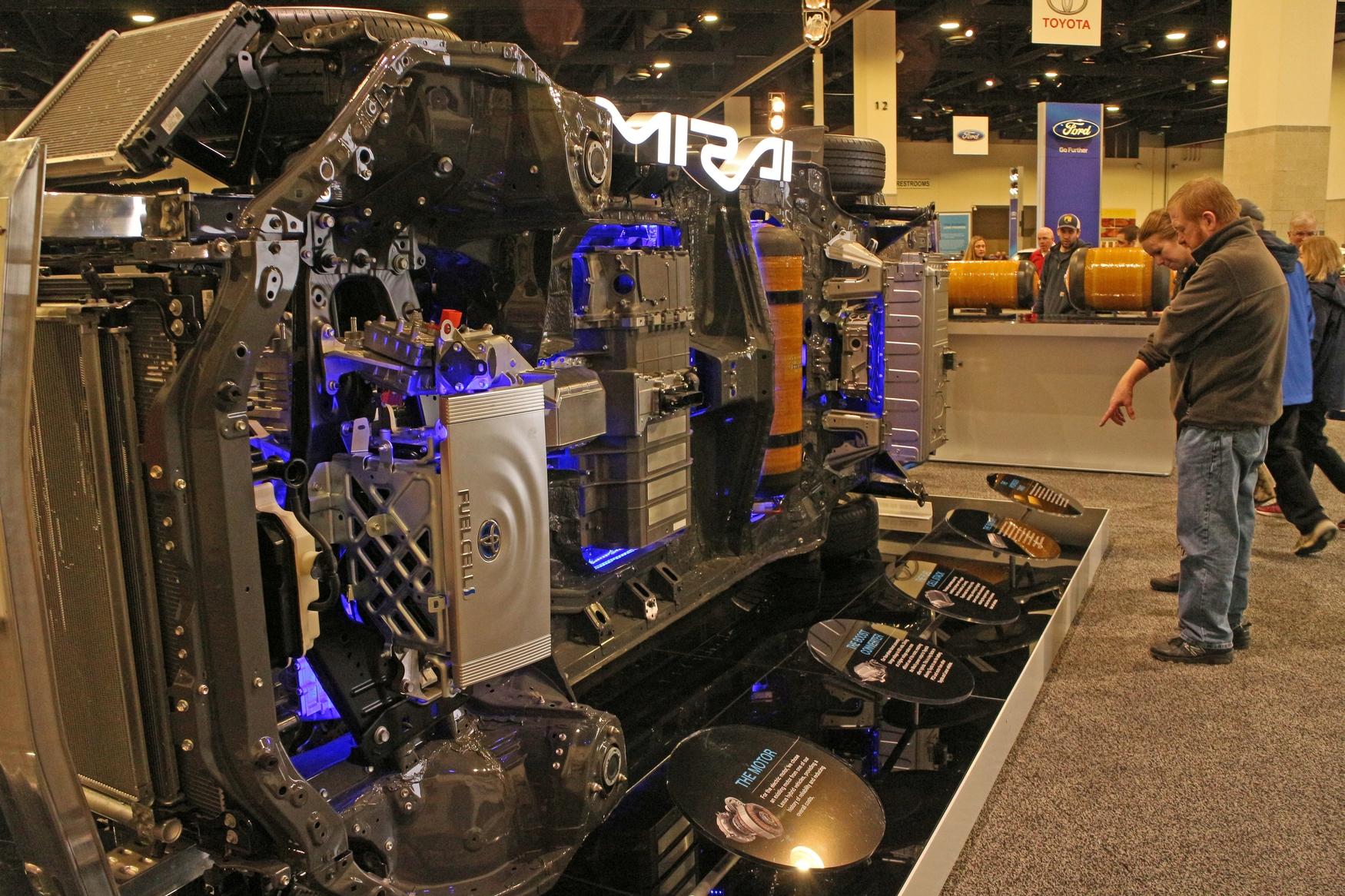 2019-02-15-northeast-international-auto-show-providence-4-04