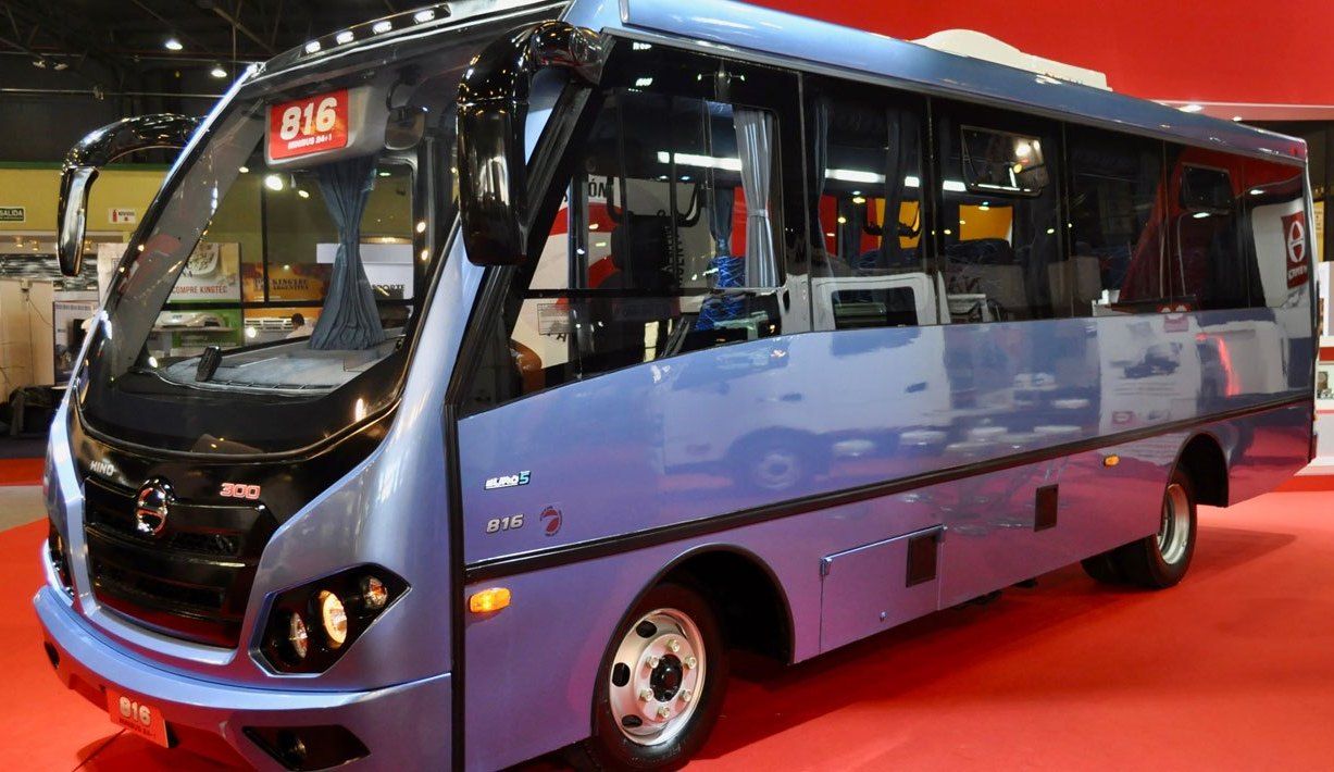 2018-09-28-hino-ingresa-al-mercado-de-minibuses-en-argentina-02