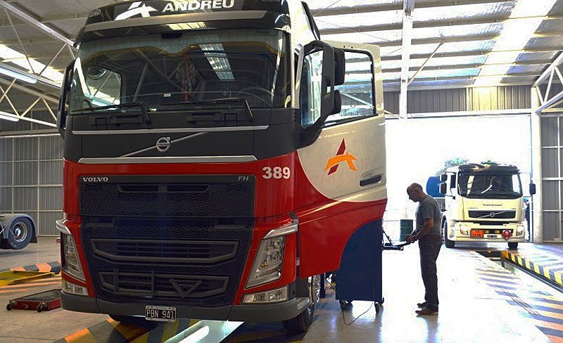 2018-10-26-volvo-ofrece-24-de-descuento-en-todos-los-repuestos-para-camiones-y-buses-2-02