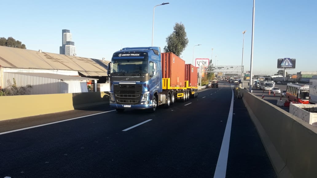 2019-05-31-volvo-camiones-encabezo-la-inauguracion-del-paseo-del-bajo-volvopaseodelbajo-4-04